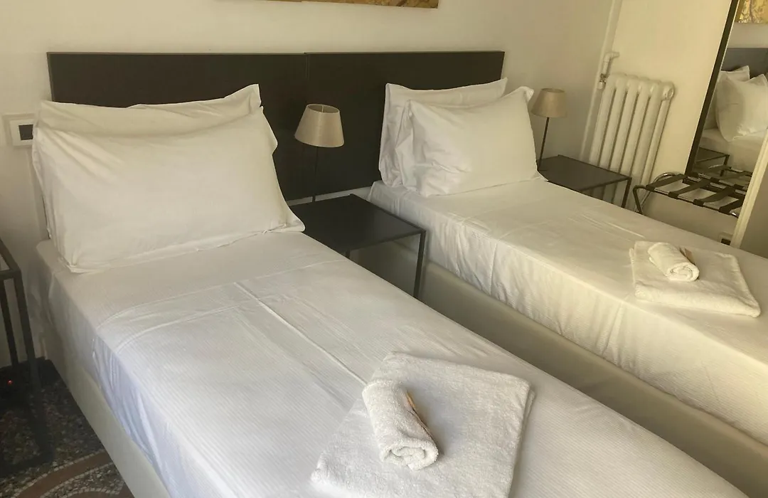 Brignole Rooms-1